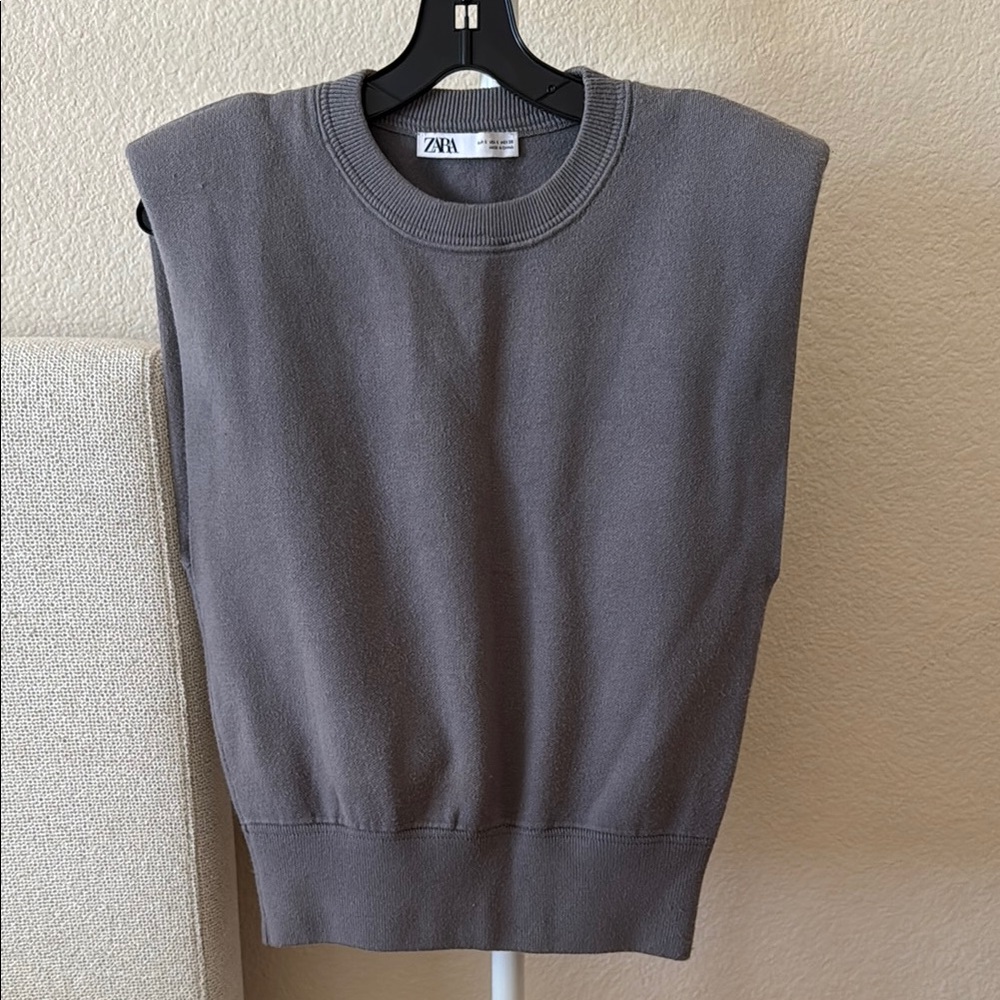 Zara Gray Woman’s Muscle Tee